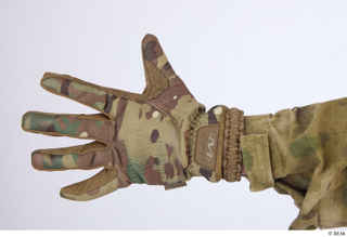 Photos Alex Lee Sniper Spotter gloves hand 0006.jpg